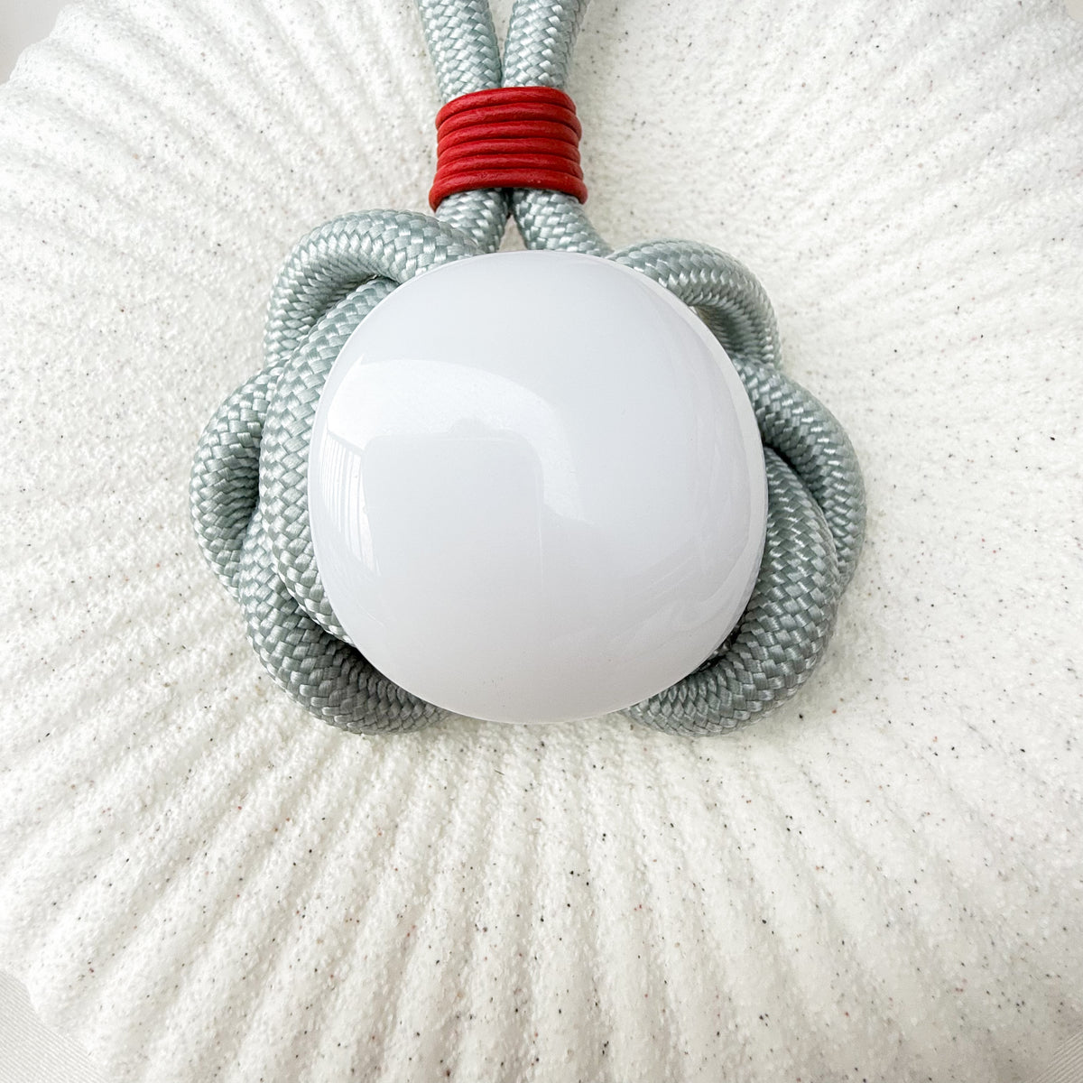 Espuma y Coral ( Gris Plateado y Blanco)